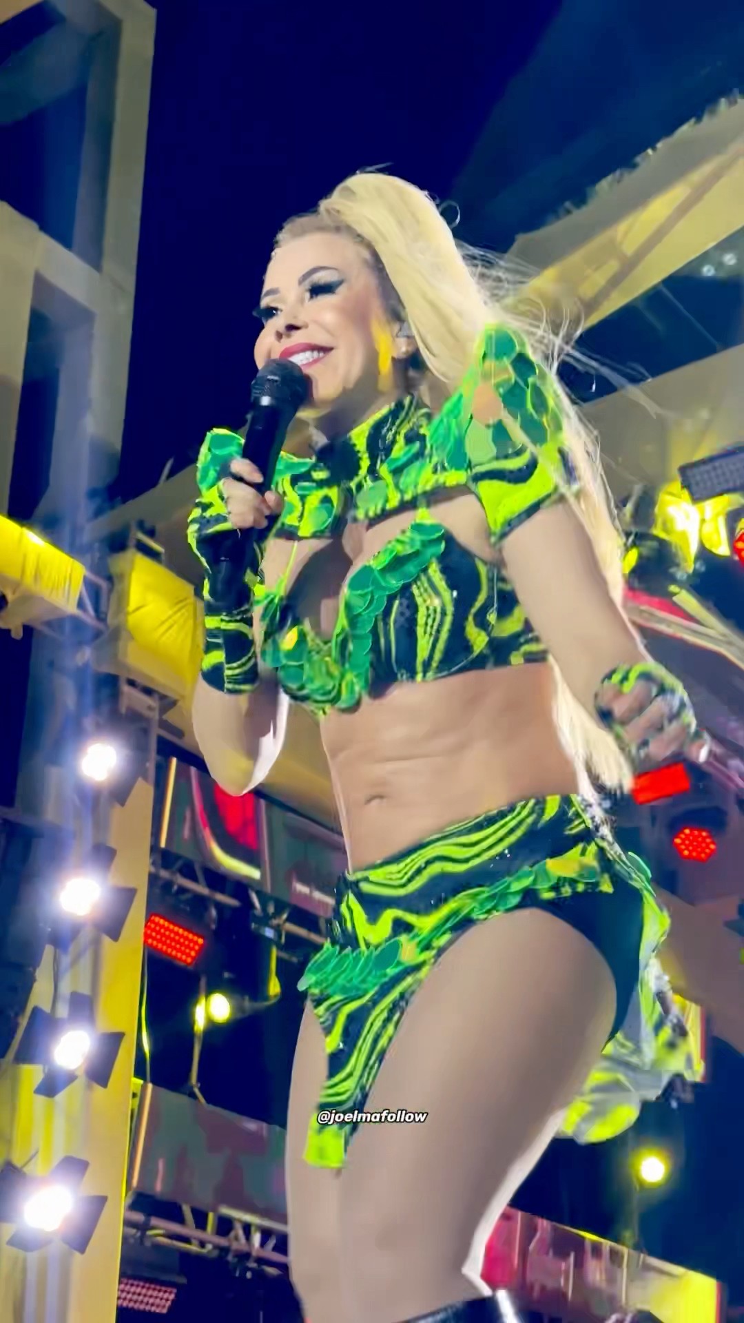 Joelma recuperou seu shape sarado