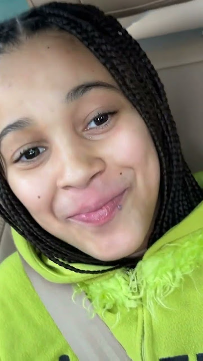 WE FOUND OUT WHAT’S WRONG WITH HER LIPS!! 😲