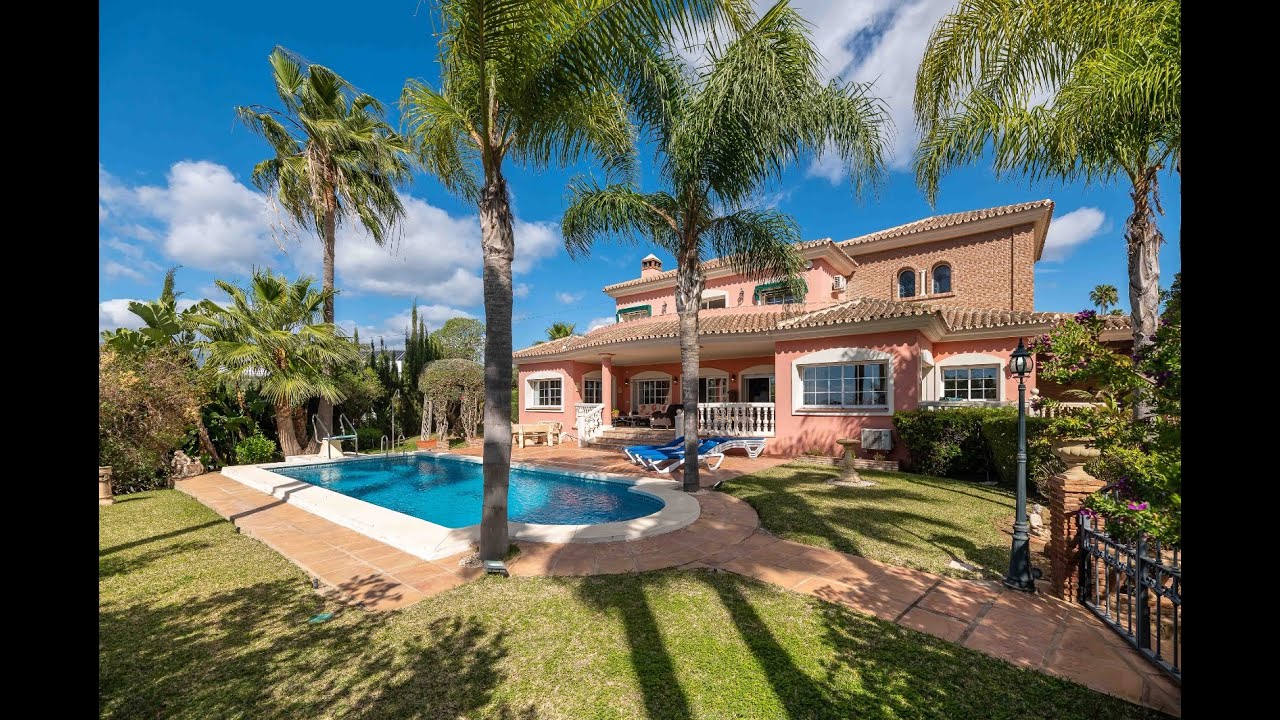 Impressive Rustic Villa in Elviria