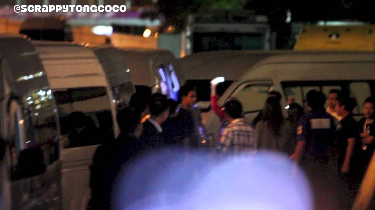 [HD] [Fancam] 130331 SNSD leaving TU, Thailand [รอเธอหันมา] by ScrappyTongCoco