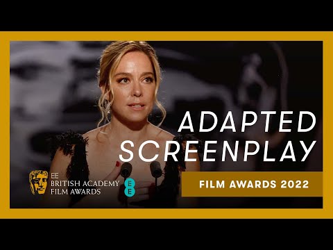 Sian Heder reveals her sign-language nickname while accepting her award for CODA | EE BAFTAs 2022