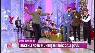 AYŞE DİNÇER-ERİK DALI Resimi