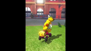 Wiggler is BROKEN on London Loop! (Mario Kart 8 Deluxe)