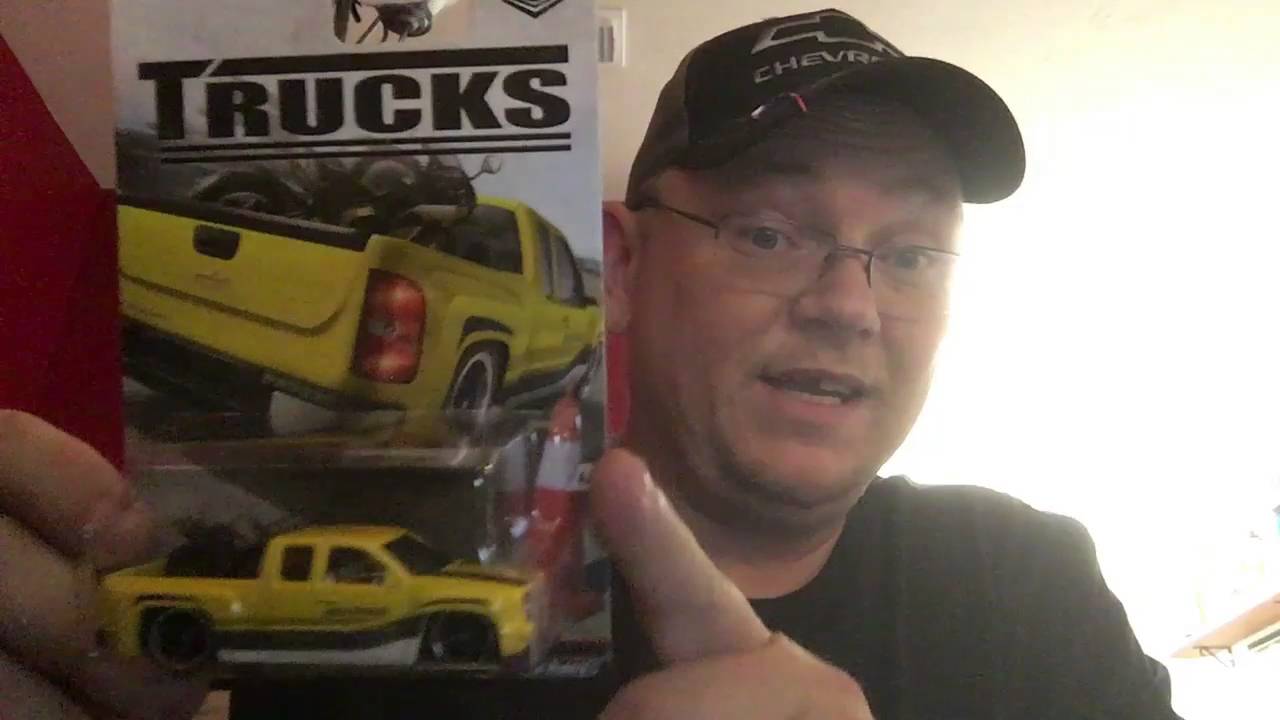 BOX FROM DUSTIN & STORE STUFF - YouTube