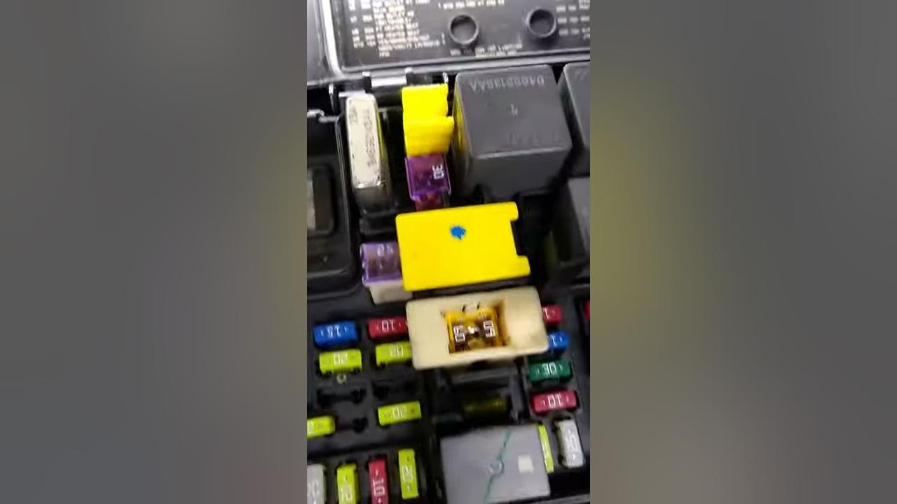 2016 dodge caravan no fuse message - YouTube