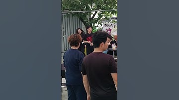 Hồ Bích Trâm viếng tang diễn viên Ngọc Trinh