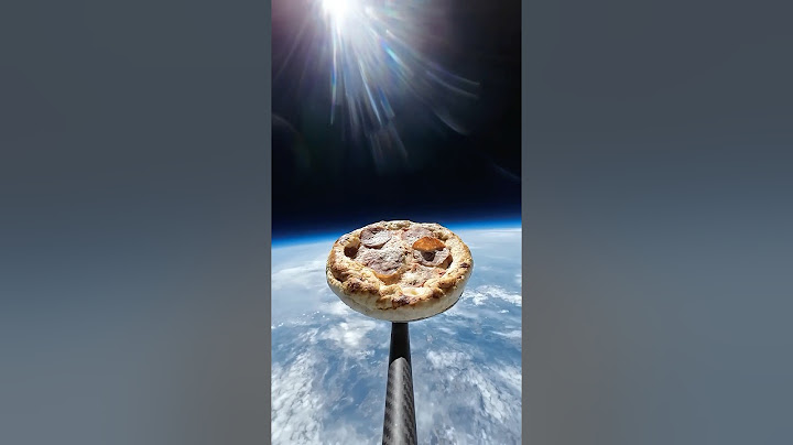 J'ai envoyé une pizza dans l'espace pour la manger ! 🍕