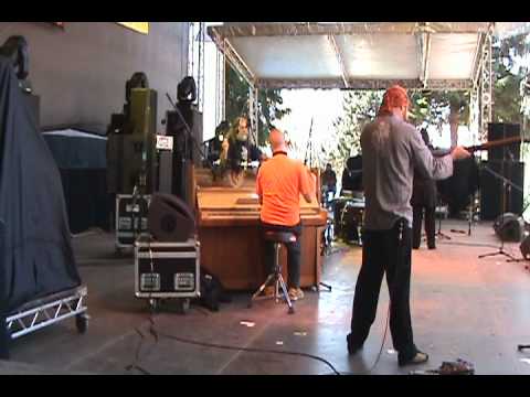 El Sagrado Familin - Trutnov Open Air Festival 201...