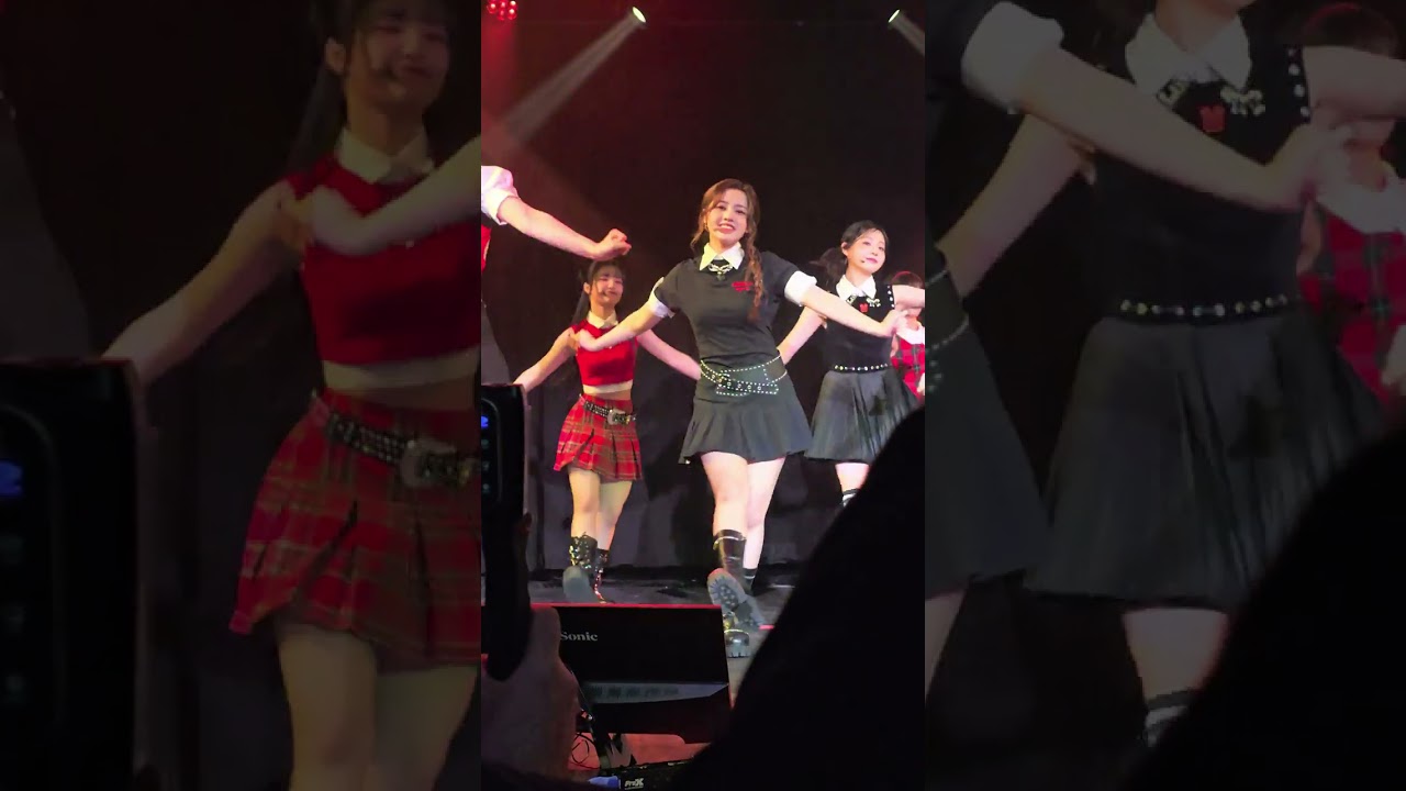 [4K60P] 'Hey, what’s up?' (UNIS 유니스 vertical FanCam) @ 1st Tour EVER LAST in New York NY 260207