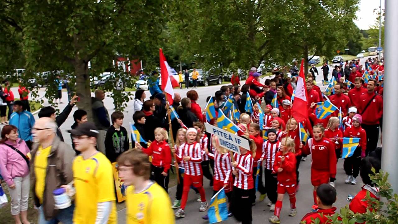 Piteå Summer Games Parade 2012 part 2 - YouTube