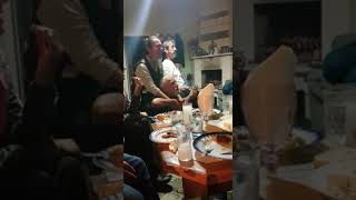Hasret Tükenmez Gibi, Kavuşmak Bir Dakika. Bağ Evinde Bir Gece