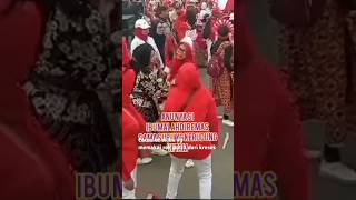 Download Lagu PARAH ❗ Ibu Ibu ini malah Main remas remasan \ MP3 Download Lagu PARAH ❗ Ibu Ibu ini malah Main remas remasan \ MP3