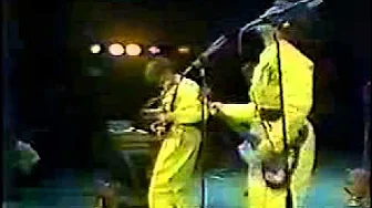 DEVO Paris 1978 02 Too Much Paranoias DEVO Paris 1978 02 Too Much Paranoias
