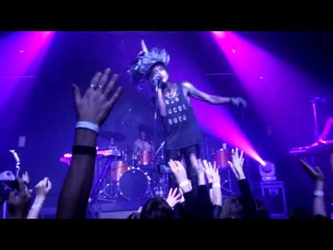 IAMX - Kiss