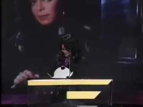 Janet Jackson recebe troféu e performa "Escapade" no AMA (1990)