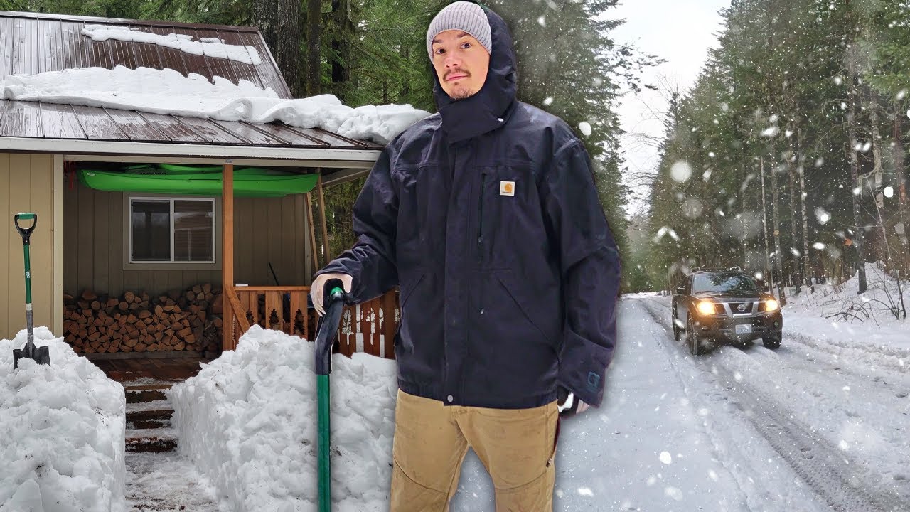 Возвращаюсь в свою замерзшую хижину в лесу, отрезанную от цивилизации