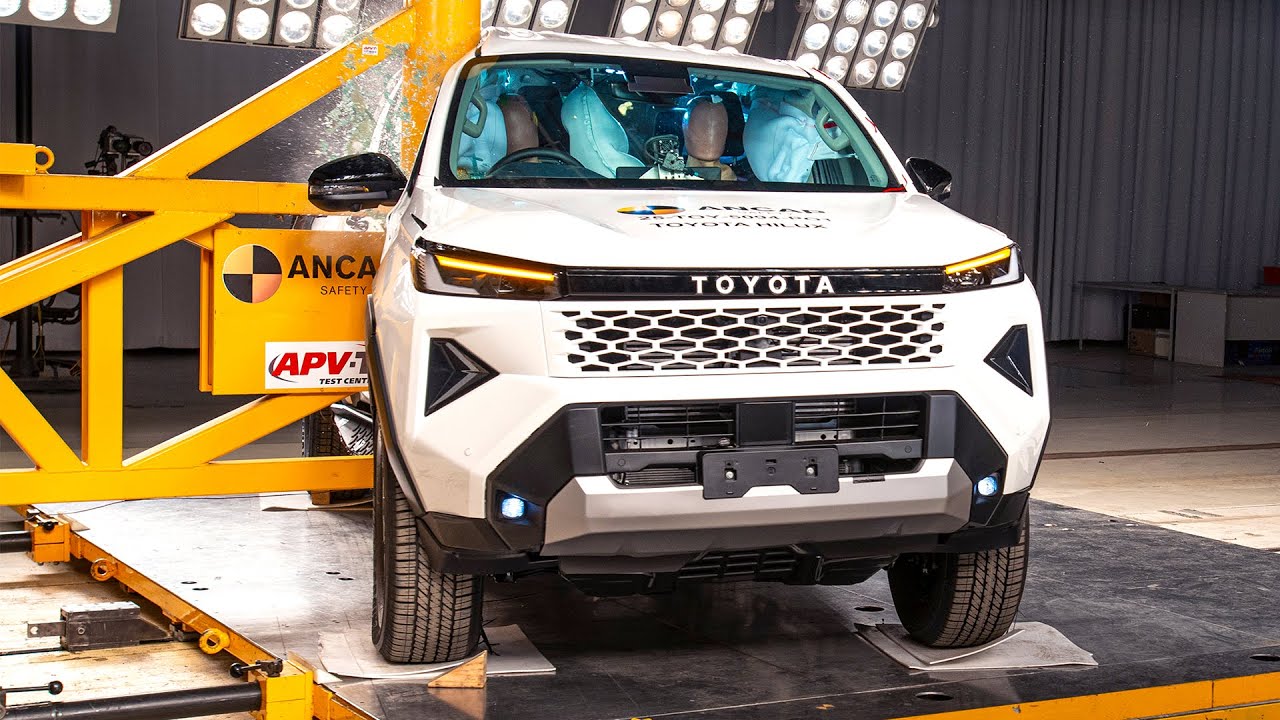 2026 Toyota HILUX - Crash Test