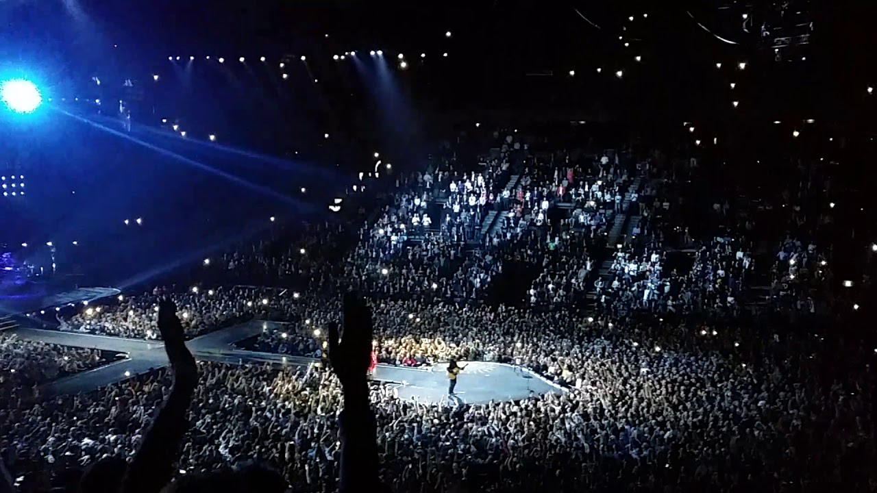 Madonna rebel heart tour Paris like a prayer - YouTube