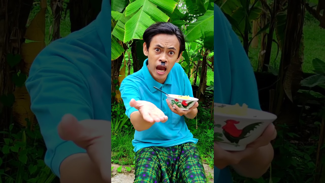 Makan mie nggak ada pangsit? Tenang, tabur Snack BonCabe Kulit Pangsit Level 10 aja!