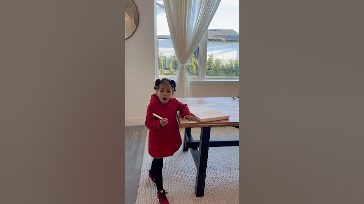 Dad catches daughter writing her Christmas list for Santa #shorts