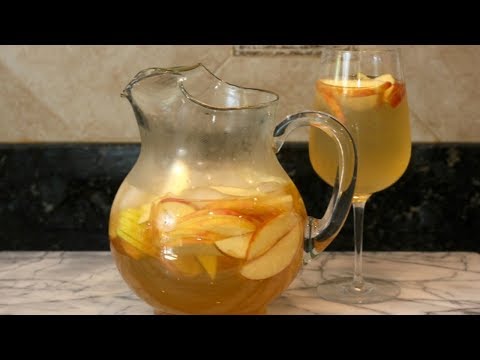 apple-sangria-(caramel)-|-thanksgiving-drinks-recipes-|-fall-alcoholic-drinks