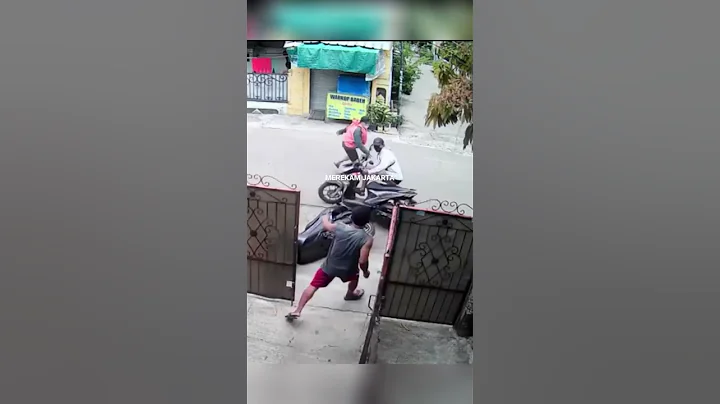 when robbing a motorcycle goes TERRIBLY wrong… - DayDayNews