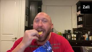 Мужик Ест Чипсы Оригинал   Man Eating Potato Cheeps Ruffles Original