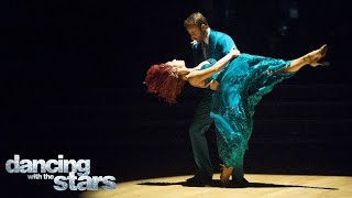 James Hinchcliffe and Sharna Burgess Foxtrot (Week 1) | Dancing With The Stars