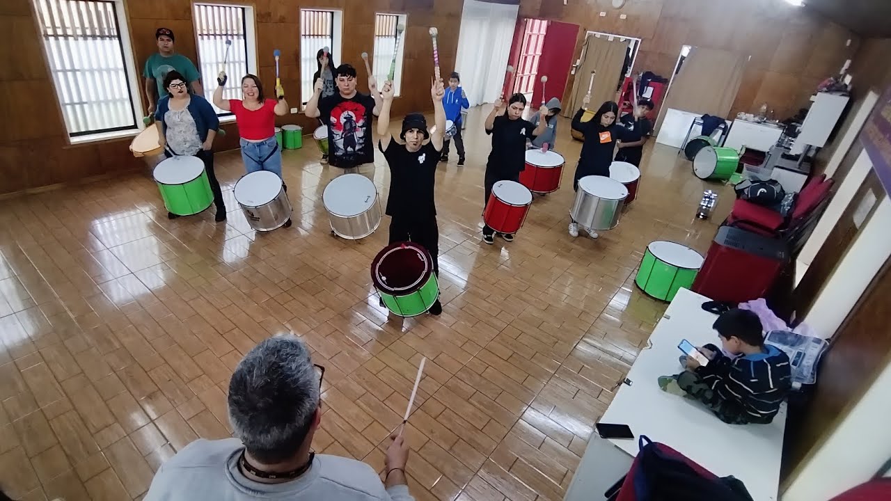 Un 2 marzo 2025 #batucada #sambadura #valdivia #taller 