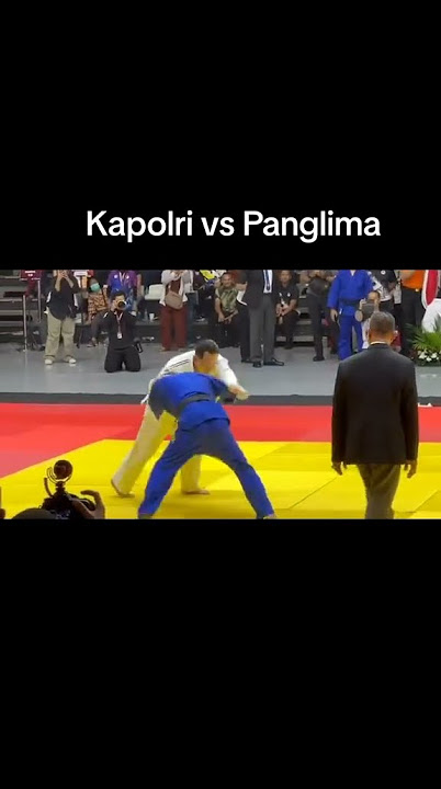 Adu gulat bapak kapolri vs bapak kasat TNI