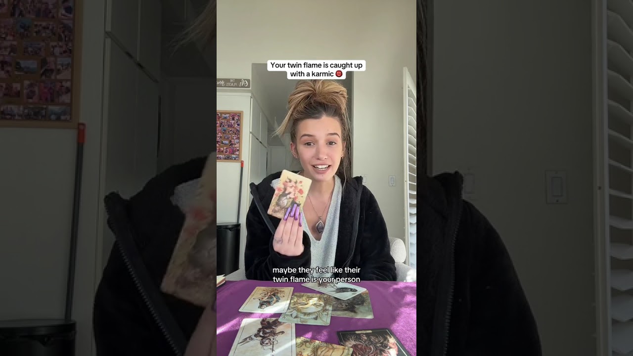 Ваше близнецовое пламя запуталось в кармических тисках — Кристина, таролог