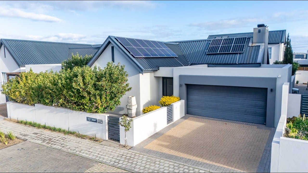 3 Bedroom House For Sale in Somerset West