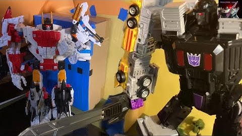 Combiner Showdown; Menasor V.S. Superion! (Transformers Stop-Motion Short)