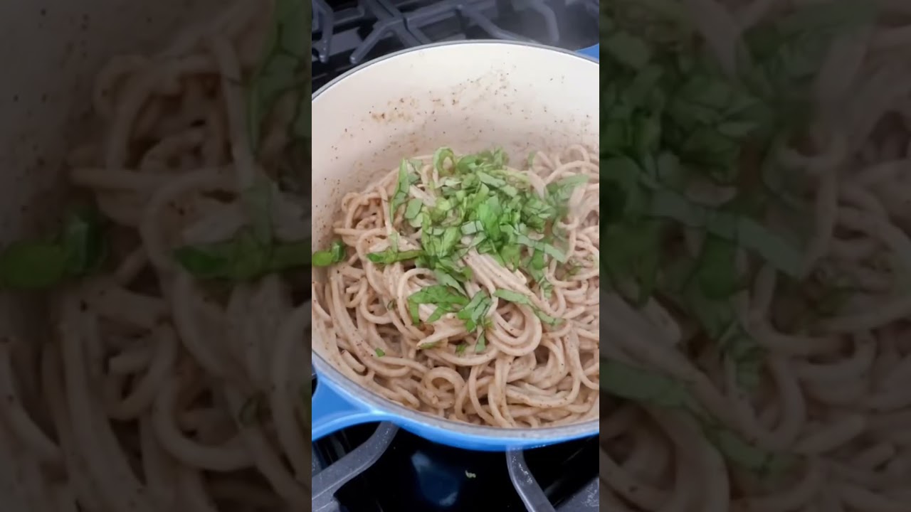 The Simplest Vegan Pasta 🍝 | hot for food 