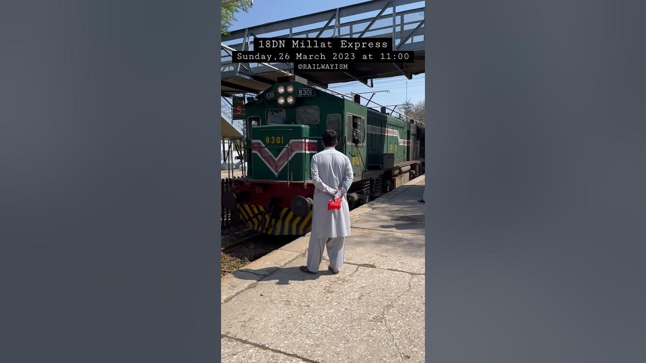 18DN Millat Express Train Arrived At Malakwal Junction Railway Station