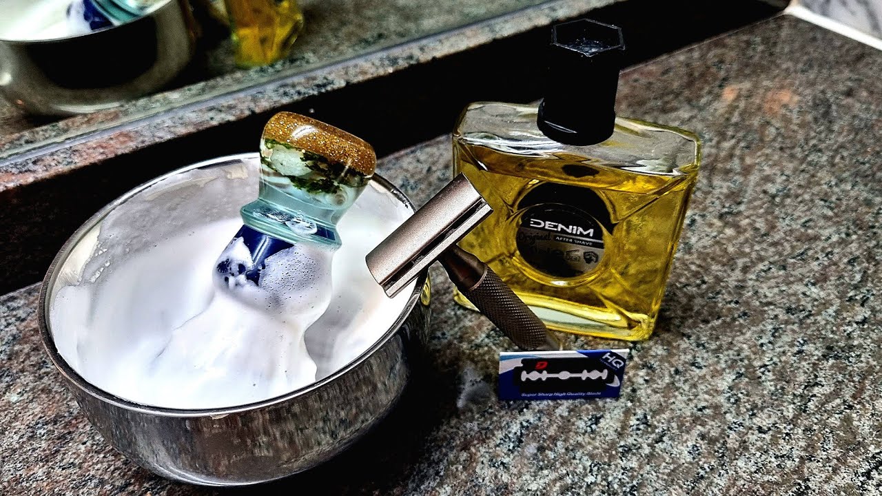 ⁣Rockwell 6S DE Safety Razor. Declaration Grooming Cynus X-I. Yaqi Atlantic Brush. Denim Aftershave.