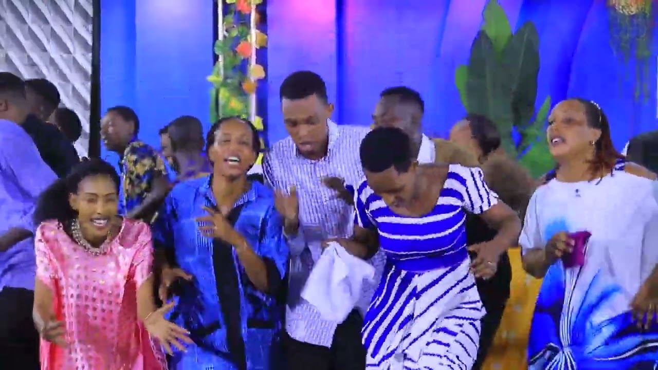 BABYINYE UMUKUNGA UTANGIRA UMWAKA 2026 BISHOP DR BYICHAZA NA ELIZABETH HAMWE  NABANDI BAYUMBE 💕💕👏🏻🩷