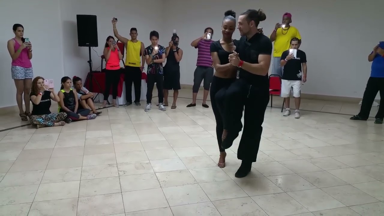Isabelle & Felicien - Kizomba dance * Histoire d'amour - C4 Pedro