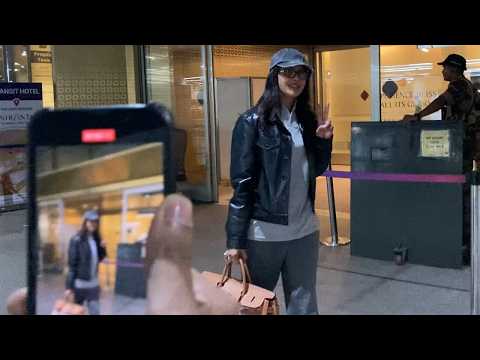 Priyanka Chopra Spotted At Mumbai Airport
