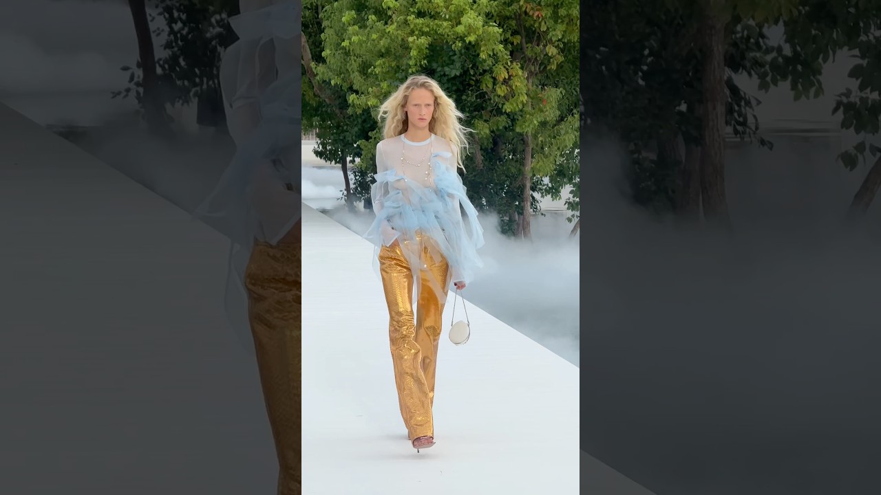 The #DiorSummer27 show by Jonathan Anderson