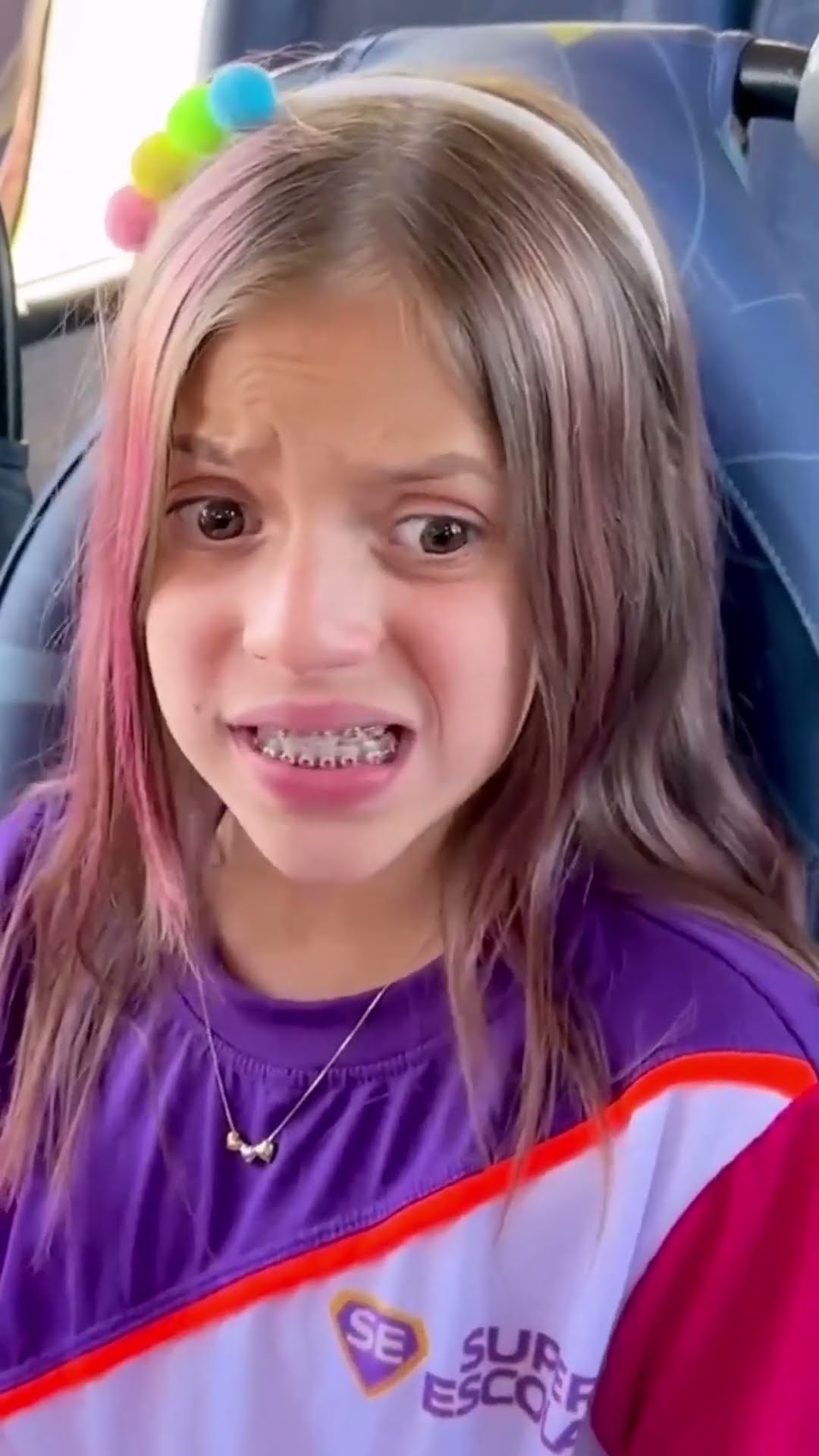 Maria Clara Wandinha aprende Regras de Conduta com amigos no ônibus escolar #shorts