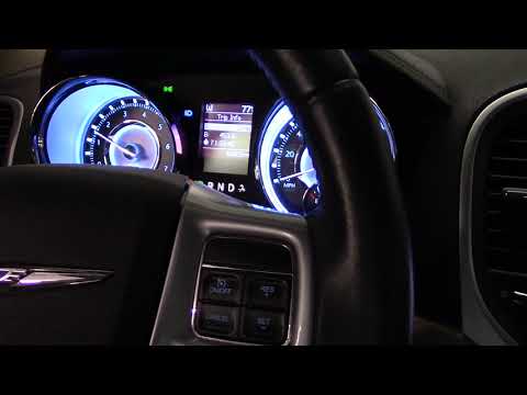 Video: Hoe reset je het olieverversingslampje op een Chrysler 300 uit 2012?