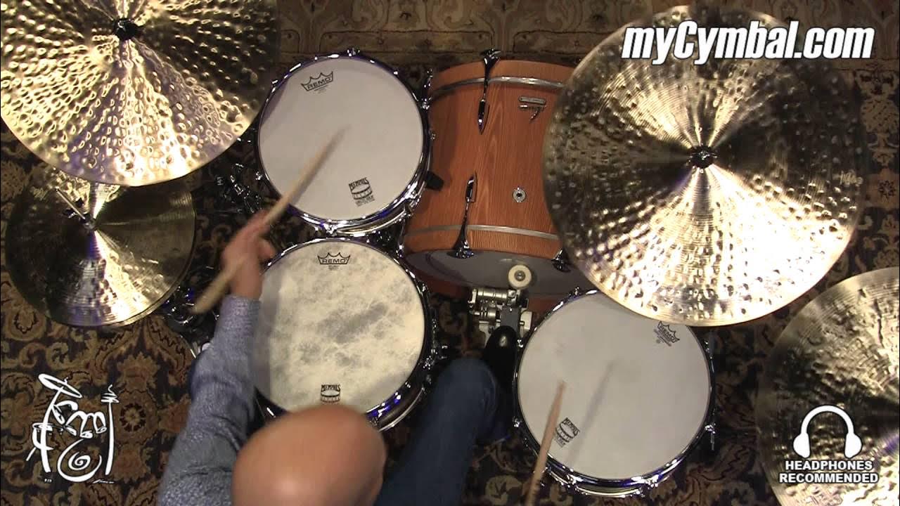 Jerk off mening mushuk suratga Eri qongiroq qildi va uni sikishdi.