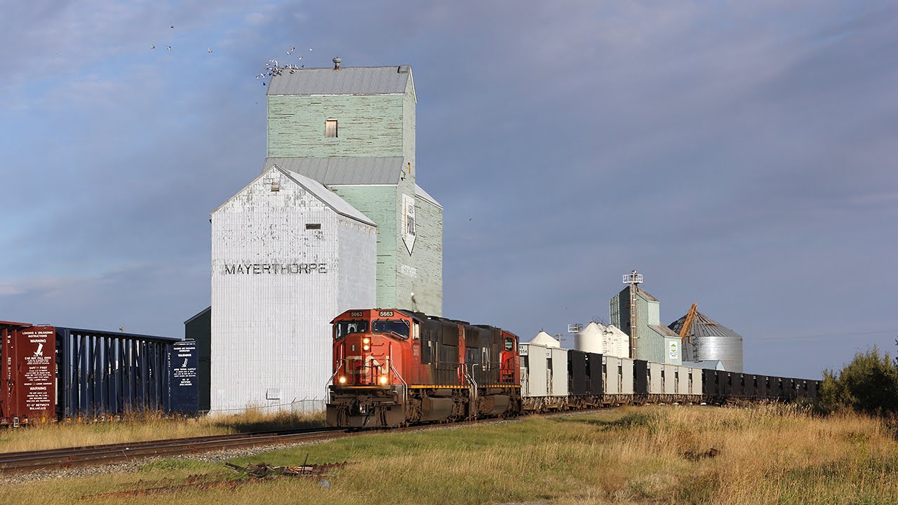 Railfanning the Sangudo CN Subdivision SD75i 5663 and 5762 Mayorthorpe