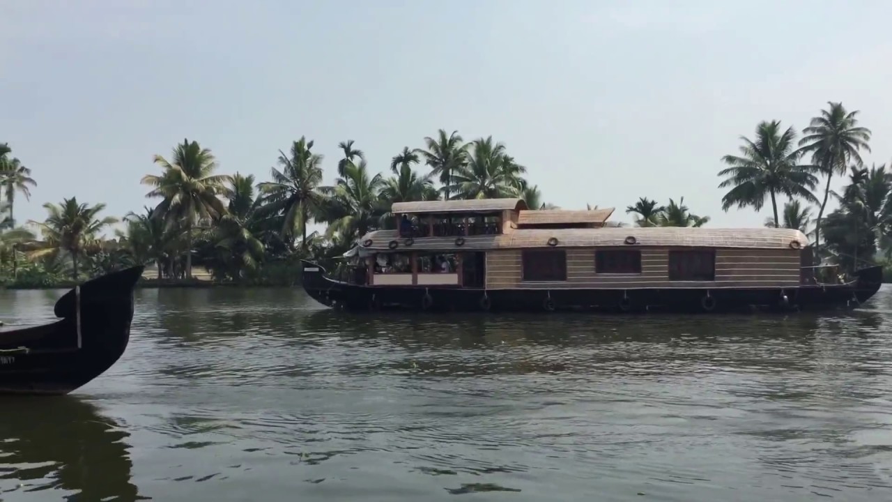Kerala backwaters | Houseboating in Kerala | Kerala Travel Guide | Eat East Indian