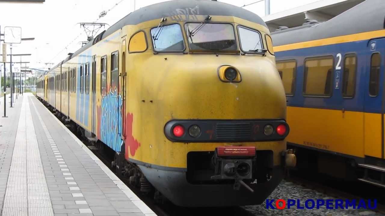 NS Treinen op station Zwolle, 23 augustus 2012