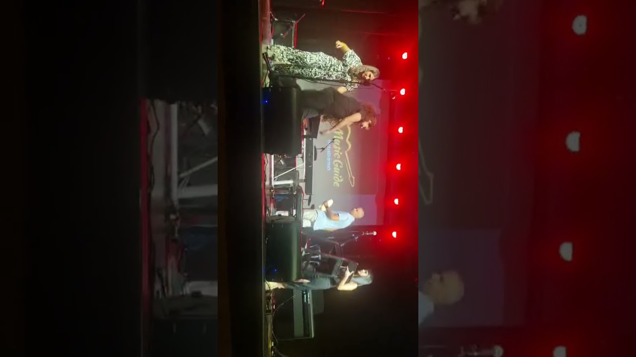 דואט לשיר " יש לך אותך"