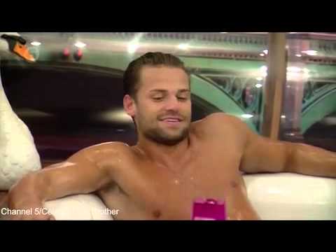 James and Austin share a bath as they... - YouTube