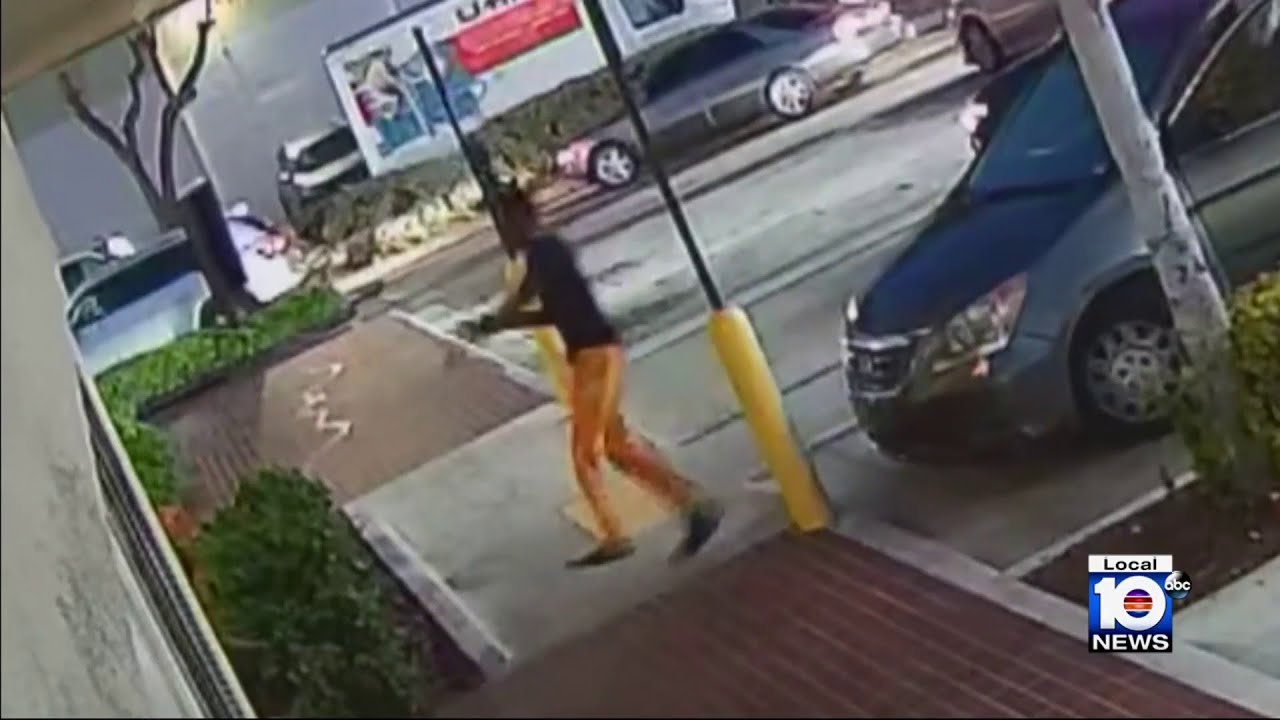 Shocking video shows woman casually walk up to another woman, shoot her in head | ABC7