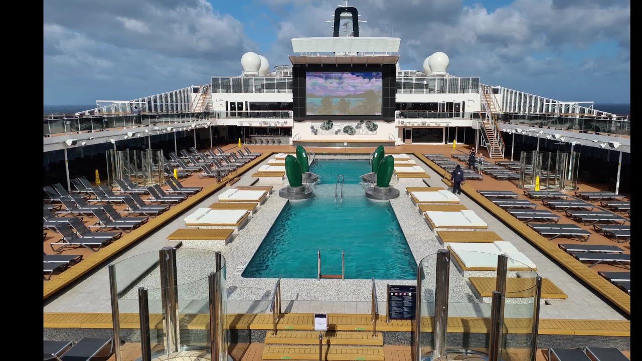 msc virtuosa yacht club pool